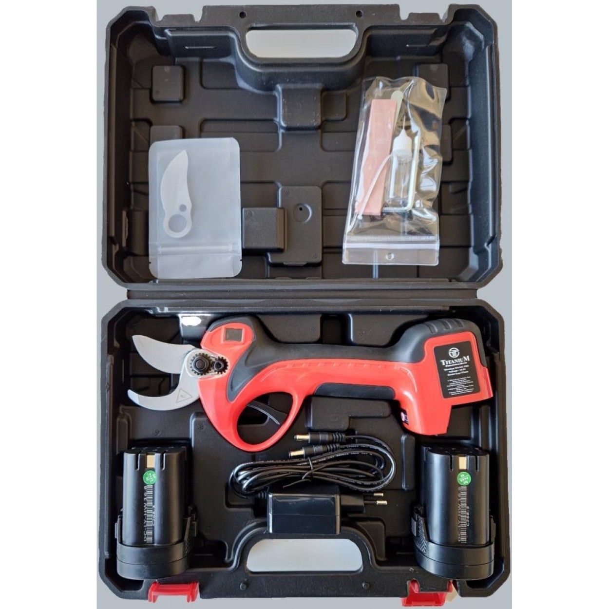 Titanium Profesyonel Akülü Budama Seti – WS 035 PRO Akülü Budama Makası + GTA 75 Akülü Zincirli Dal Kesme Testere