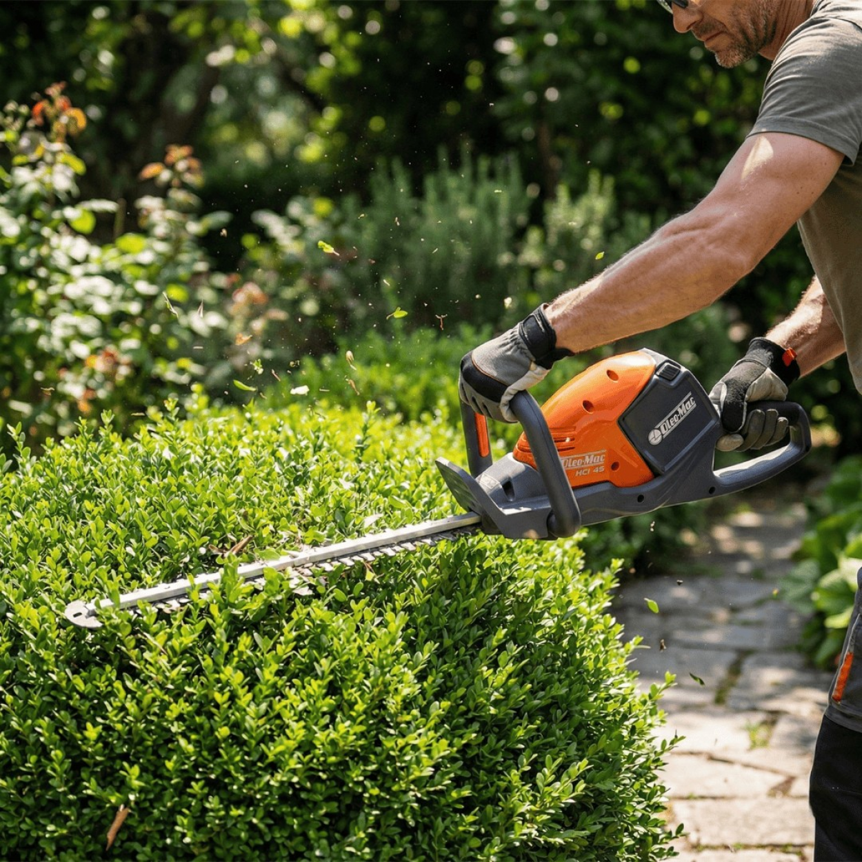 Oleomac HCİ45 Akülü Çit Biçme Makinesi 5.0AH Akü + Şarj Cihazı